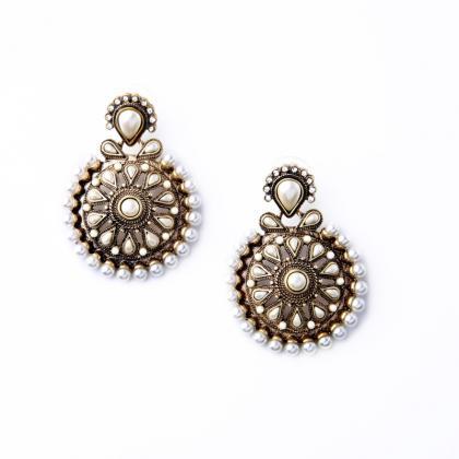 Royal Style Retro Simulated Pearl Round Eardrops..